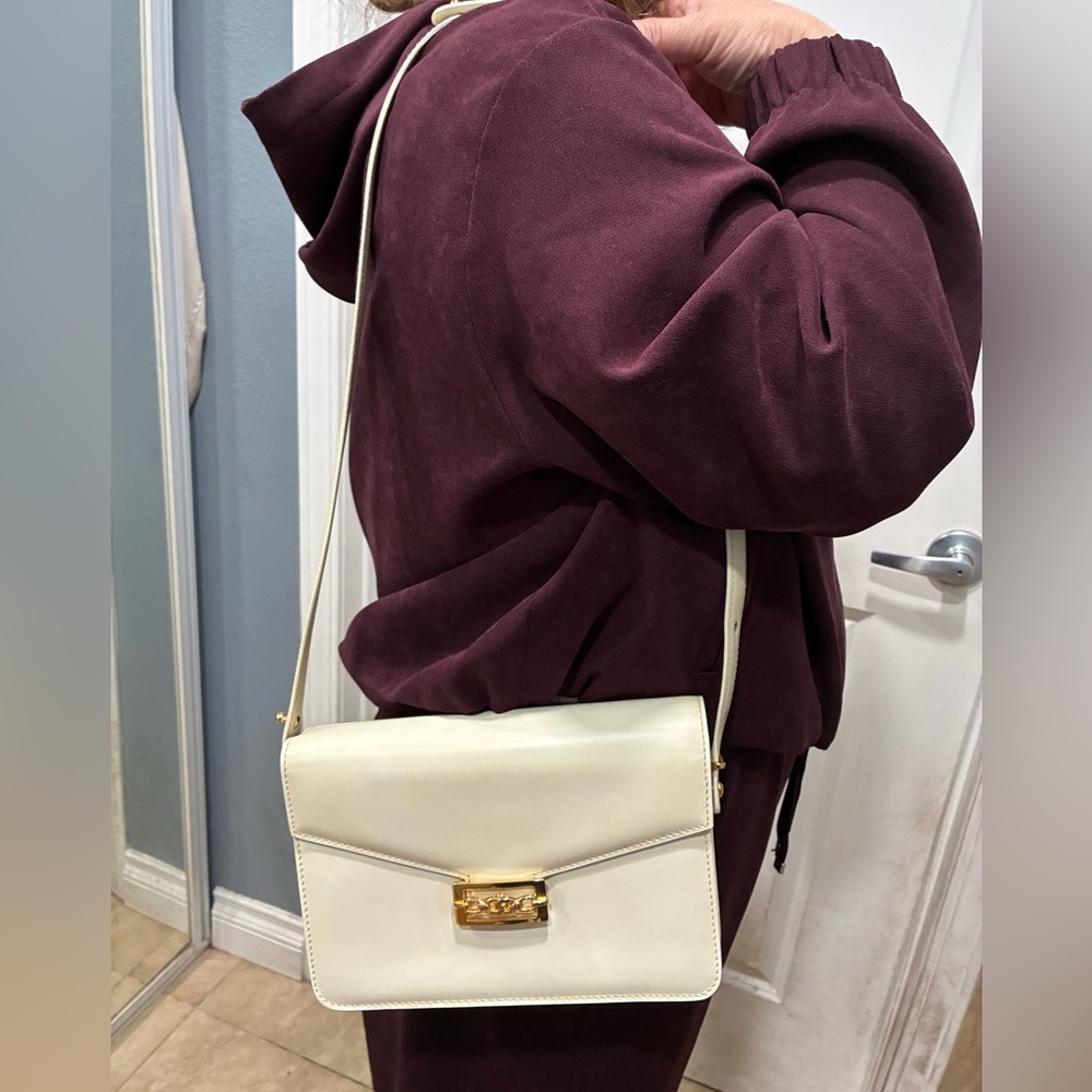 Elegant Vintage Celine White Leather Shoulder Bag - Picture 15 of 16